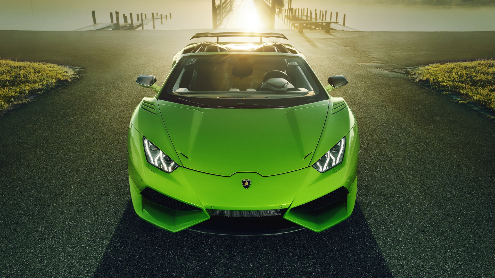 Hình nền máy tính Lamborghini sẽ khiến bạn cảm thấy như đang ngồi sau vô-lăng của một chiếc siêu xe đẳng cấp thế giới. Với hình ảnh đầy sức hút và phong cách đầy lôi cuốn, đây chắc chắn sẽ là lựa chọn hoàn hảo cho các tín đồ yêu thích thể loại siêu xe.