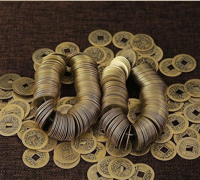 Ảnh đồng xu phong thủy truyền thống