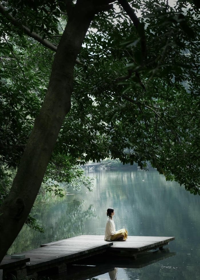 Ảnh phong thủy nước êm đềm Ảnh phong thủy nước êm đềm