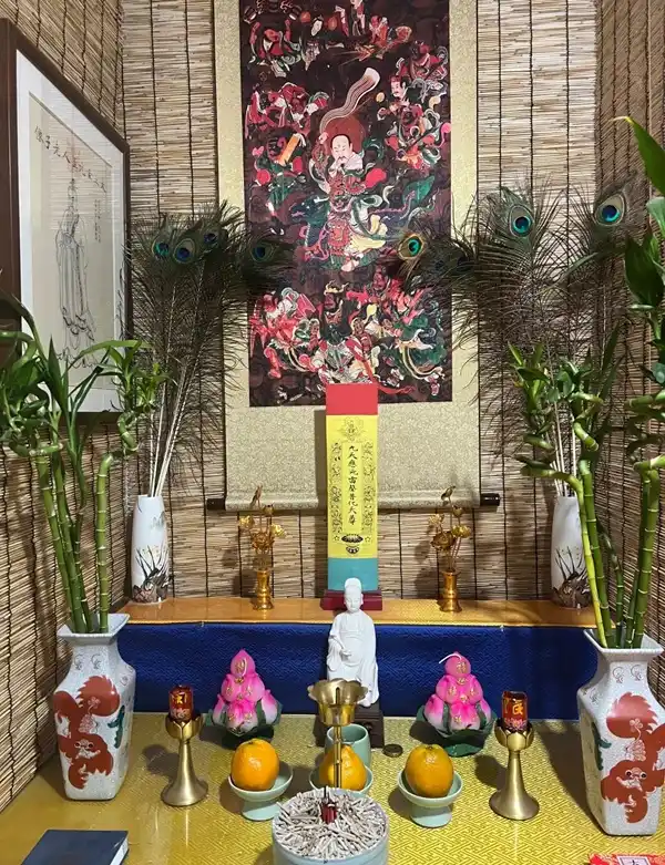 Hình bàn thờ phong thủy đẹp trang nghiêm