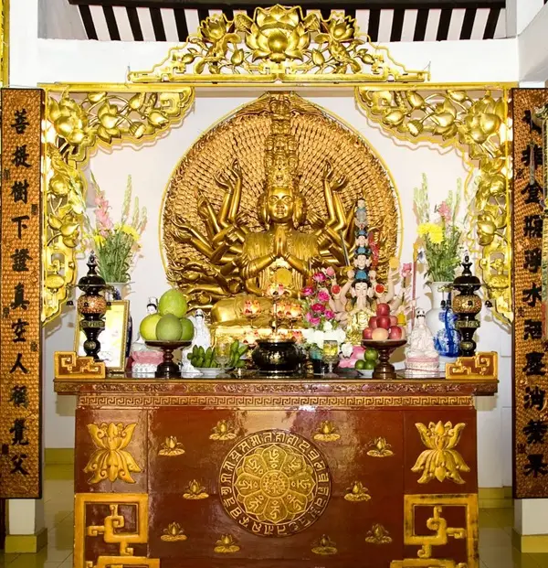 Hình bàn thờ phong thủy không gian linh thiêng