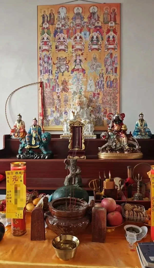 Hình bàn thờ phong thủy sự hài hòa tâm linh