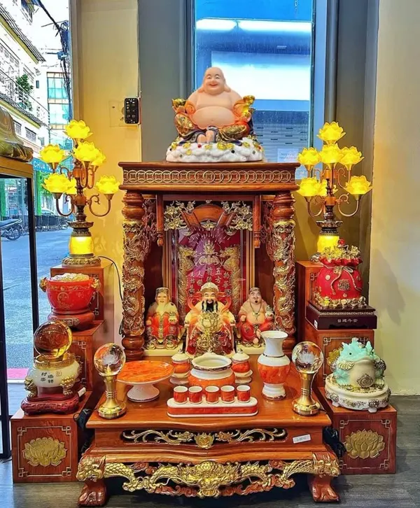 Hình bàn thờ phong thủy tượng trưng sự tôn kính