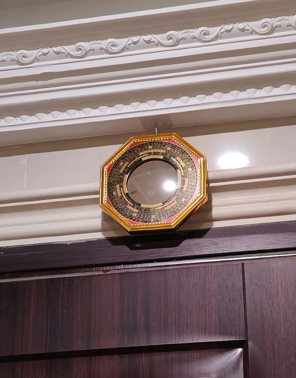 Hình bát quái phong thủy ánh sáng lung linh