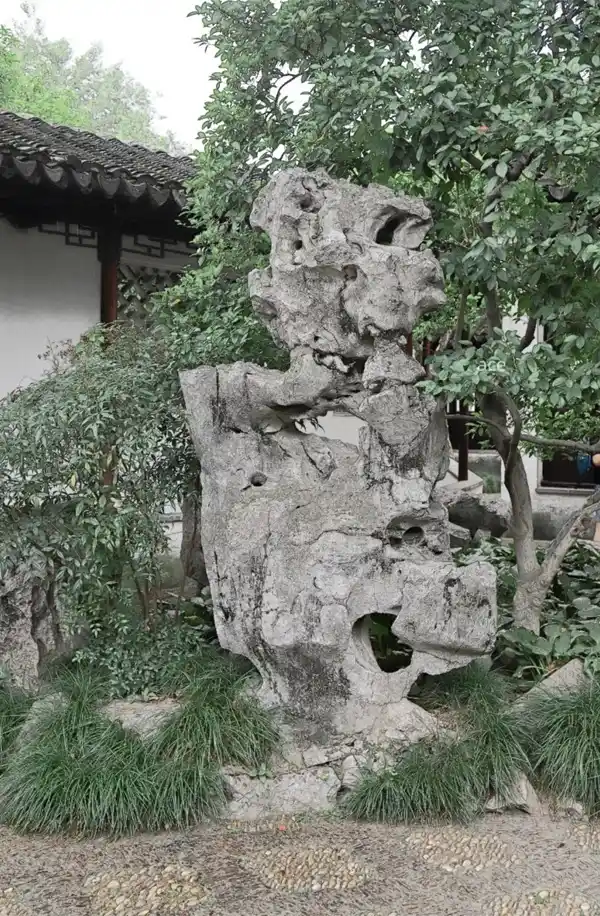 Hình đá phong thủy khối đá sang trọng