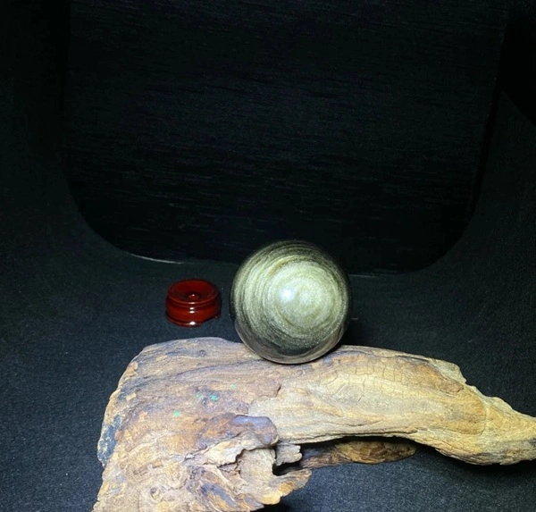 Hình đá phong thủy màu sắc tươi sáng