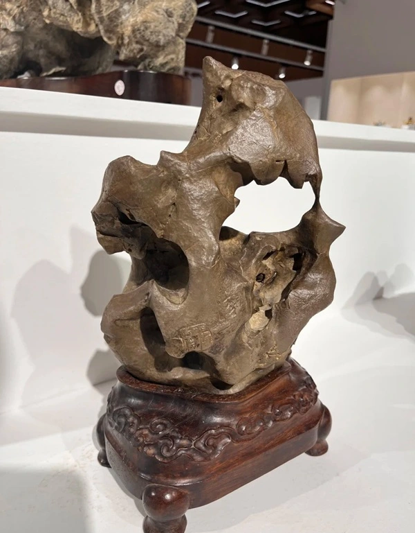 Hình đá phong thủy phá cách hiện đại