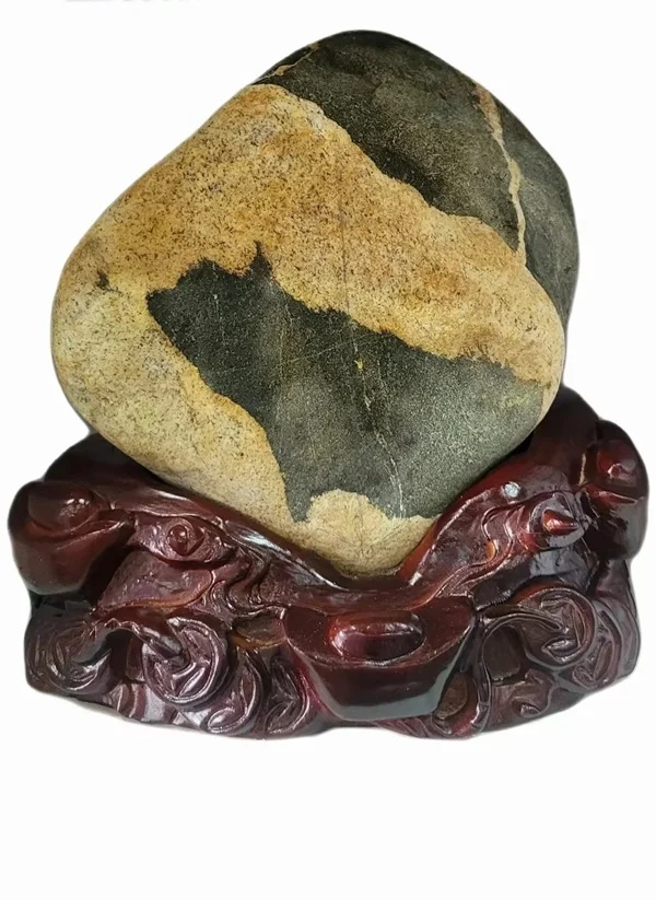 Hình đá phong thủy sắc màu hài hòa