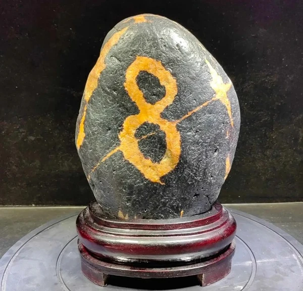 Hình đá phong thủy tông màu trầm ấm