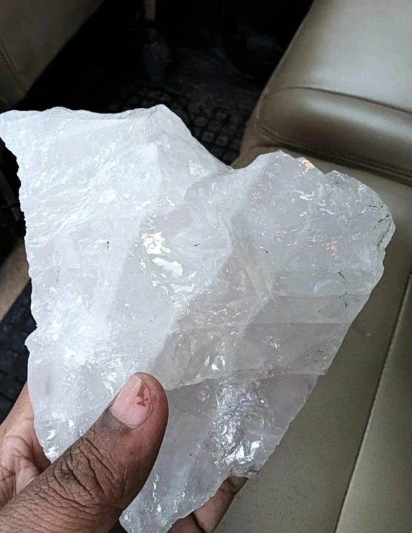 Hình đá thạch anh phong thủy đường vân đẹp mắt