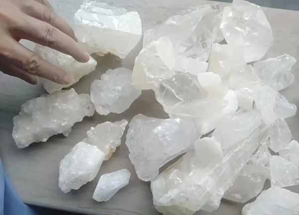 Hình đá thạch anh phong thủy gam màu nhẹ dịu