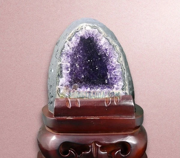 Hình đá thạch anh phong thủy màu sắc tươi sáng