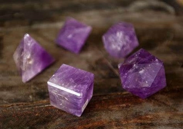 Hình đá thạch anh phong thủy phong cách tinh tế