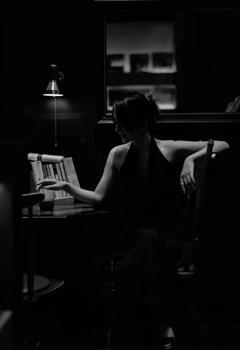 Hình nền đen trắng đẹp không gian tương phản