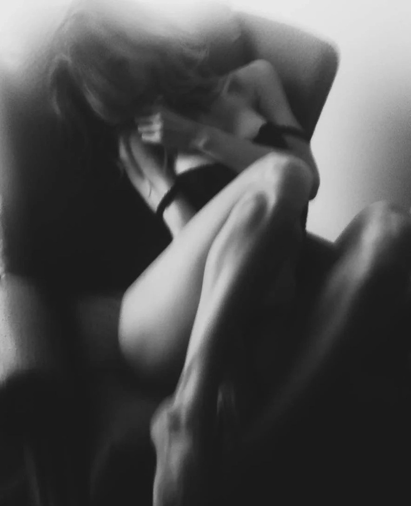 Hình nền đen trắng đẹp phong cách nghệ thuật