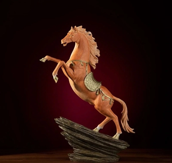 Hình ngựa phong thủy đẹp mạnh mẽ