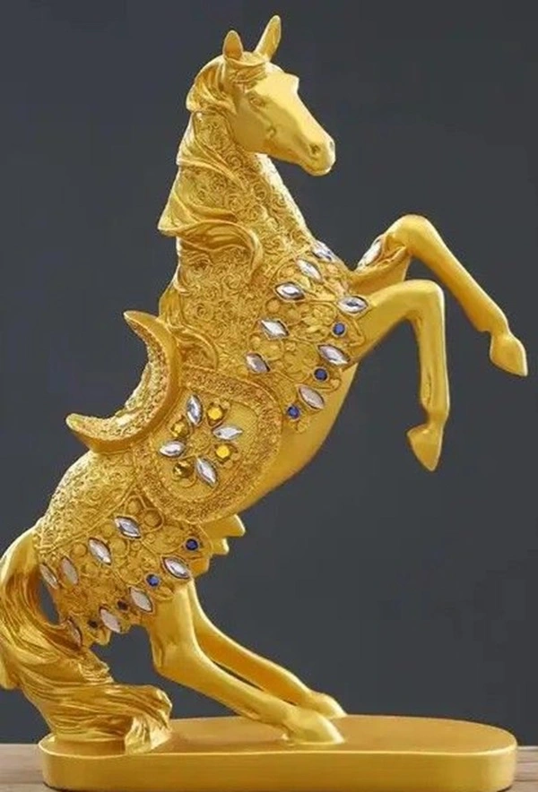 Hình ngựa phong thủy khí chất mạnh mẽ