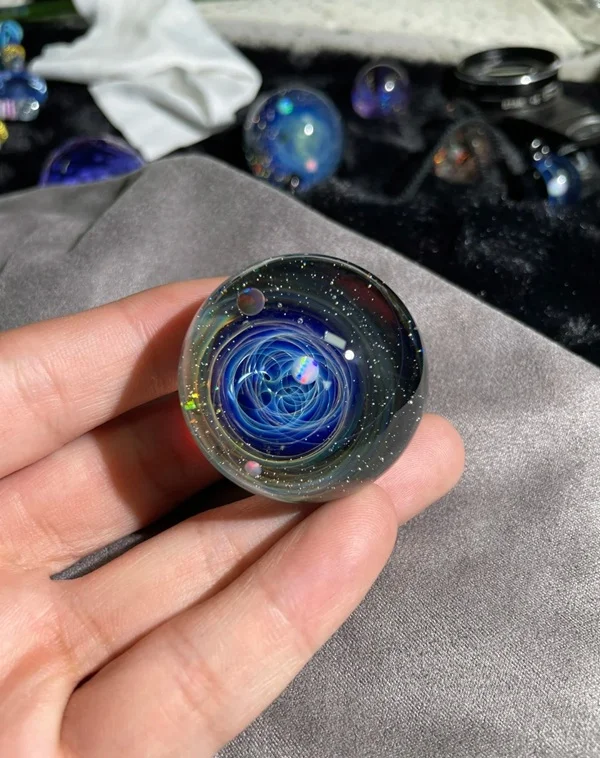 Hình quả cầu phong thủy tông màu nhẹ dịu