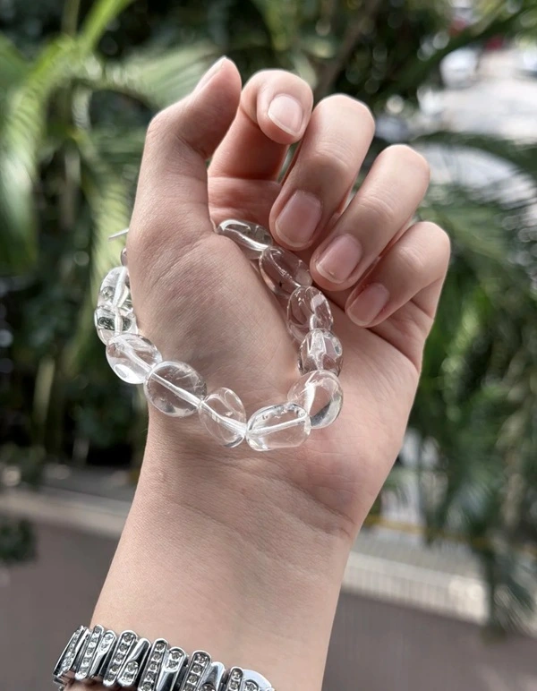 Hình vòng tay phong thủy ánh sáng dịu nhẹ