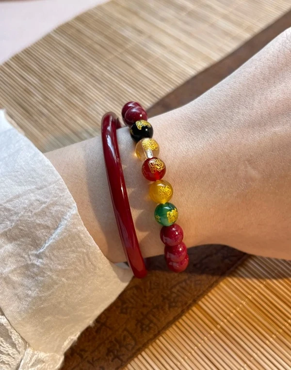 Hình vòng tay phong thủy họa tiết tinh xảo