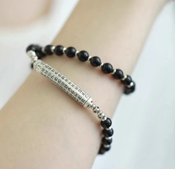 Hình vòng tay phong thủy kết hợp nghệ thuật