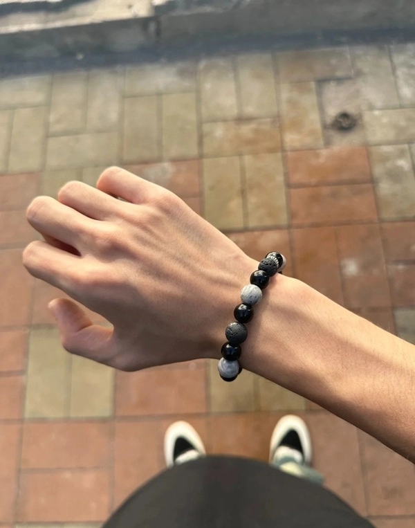 Hình vòng tay phong thủy nét đẹp cổ điển