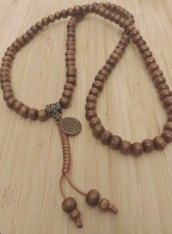 Hình vòng trầm phong thủy ánh nâu ấm áp