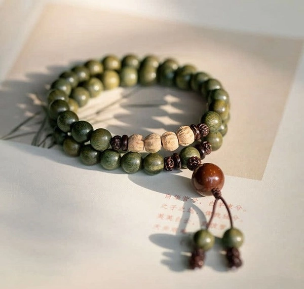 Hình vòng trầm phong thủy chất liệu tự nhiên