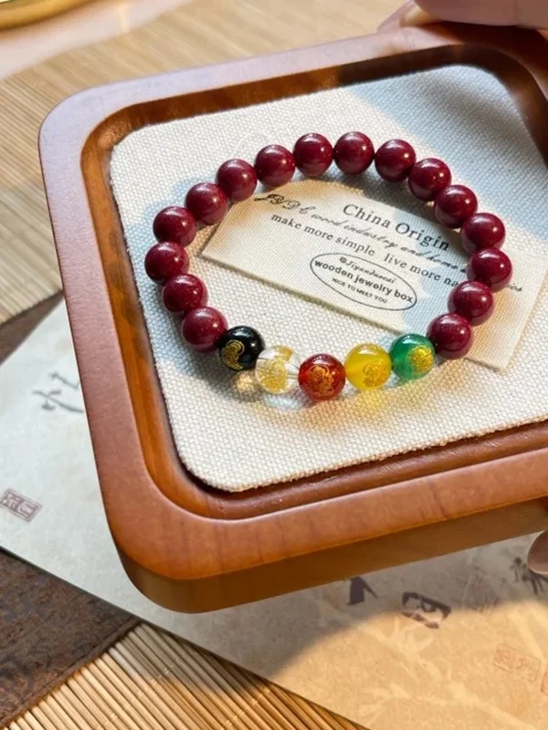 Hình vòng trầm phong thủy gam màu trầm ấm