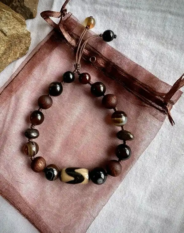 Hình vòng trầm phong thủy phong cách cổ điển