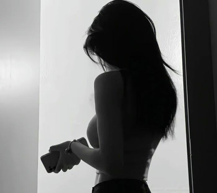 avatar trầm lặng avatar trầm lặng