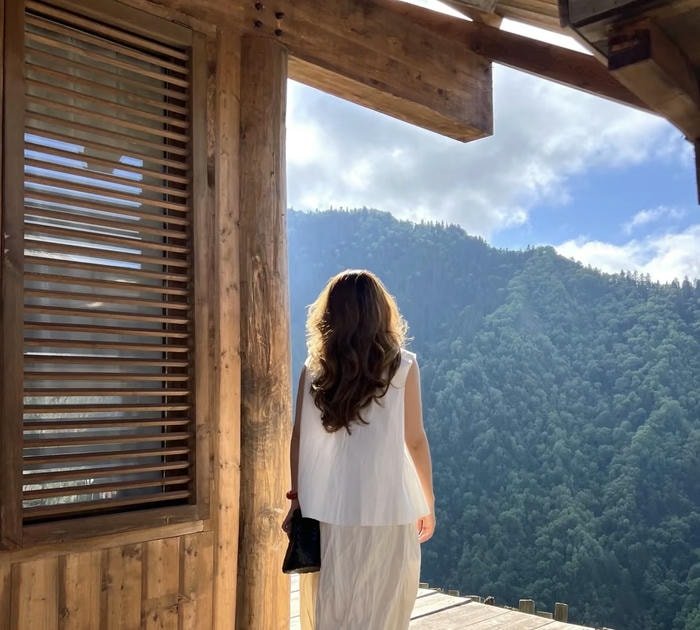 gương mặt trẻ trung avatar nữ