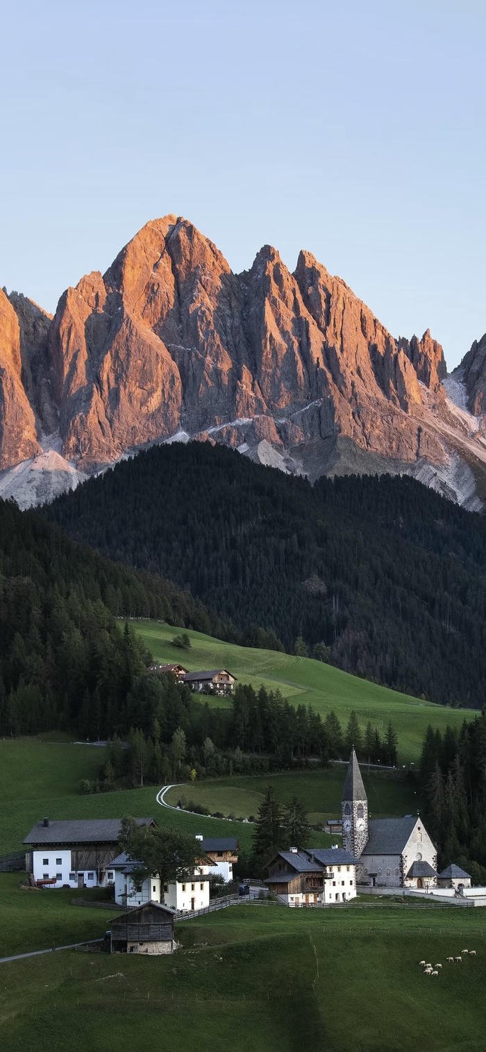 hình nền núi rừng kỳ bí