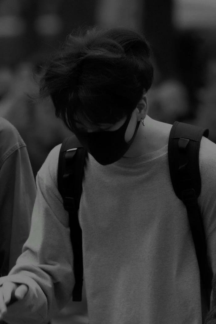 Ảnh avatar black mode bí ẩn