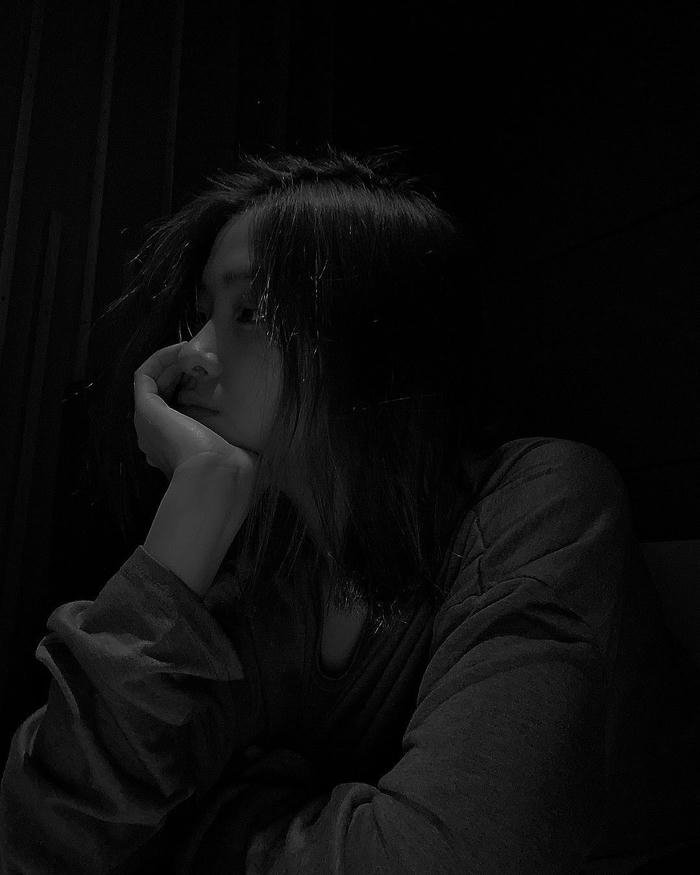 Ảnh avatar chất lạ nữ cá tính