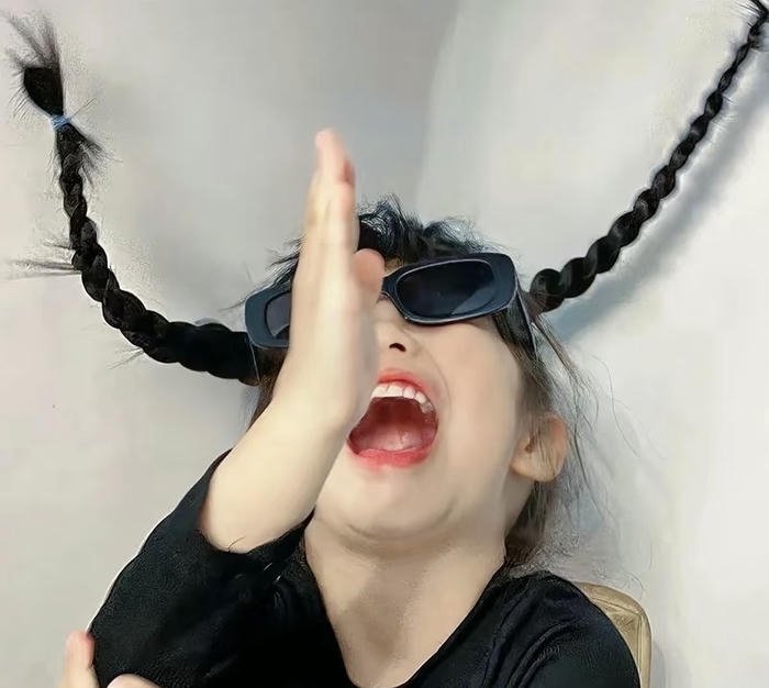 Ảnh avatar độc đáo kiểu dáng sáng tạo lạ