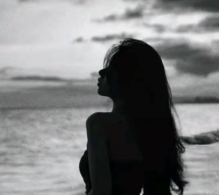 Ảnh avatar trắng đen tối giản đẹp