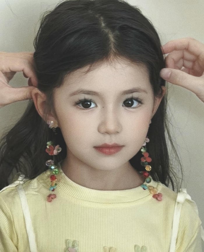 Avatar girl xinh nhẹ nhàng đường nét thanh