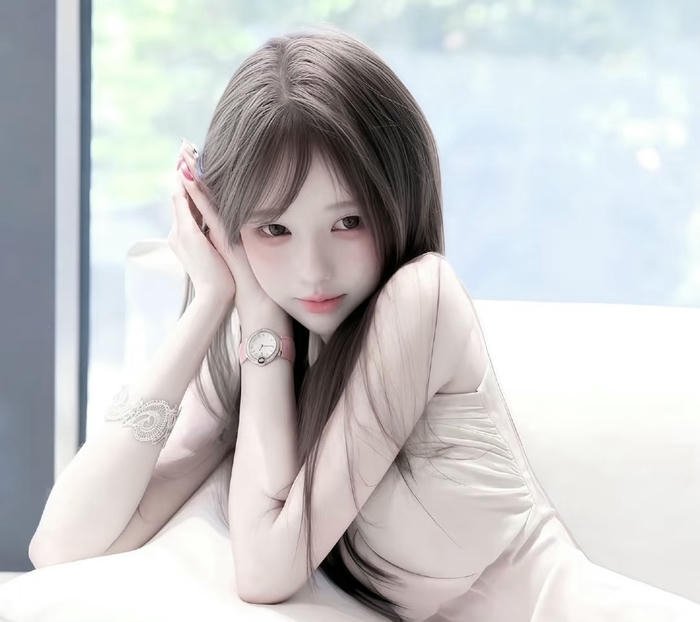 Hình ảnh avatar girl xinh nhẹ nhàng ánh sáng mềm