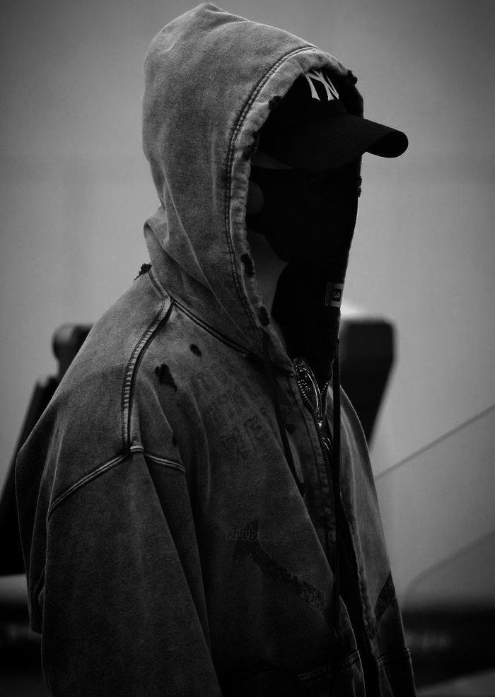 Hình avatar black mode bí ẩn cuốn