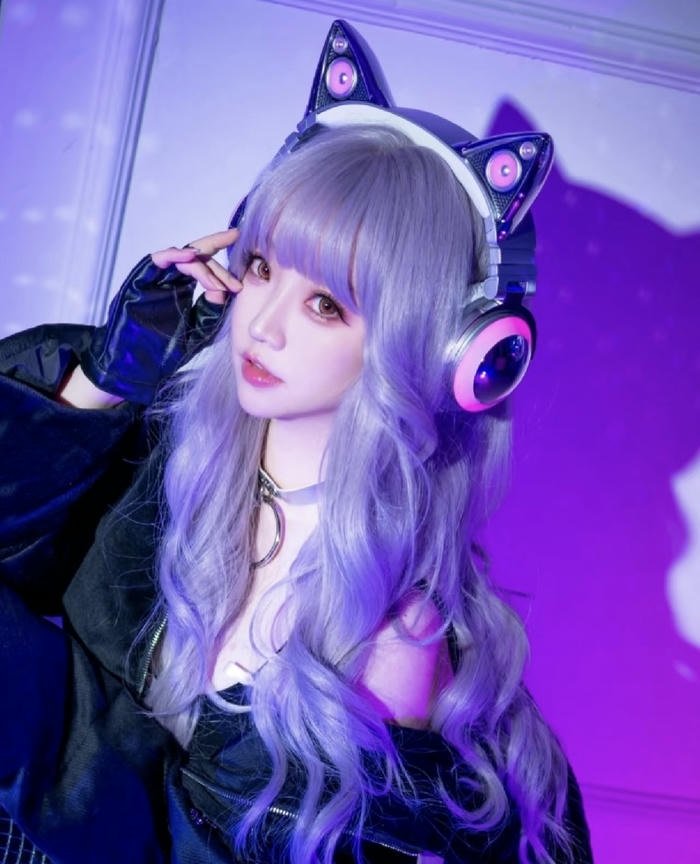 Hình avatar girl xinh nhẹ nhàng ánh mắt sáng