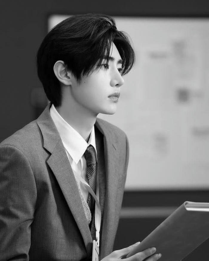 Hình avatar trắng đen tối giản phong cách