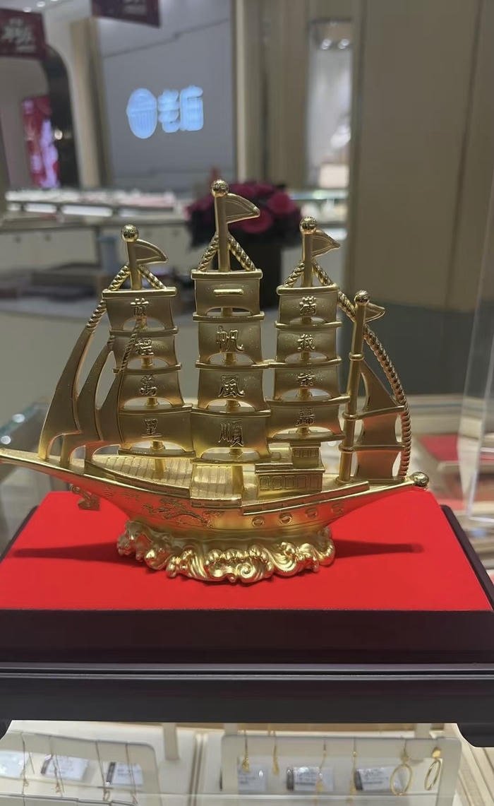 Hình phong thuỷ thuyền buồm rước lộc thanh thoát