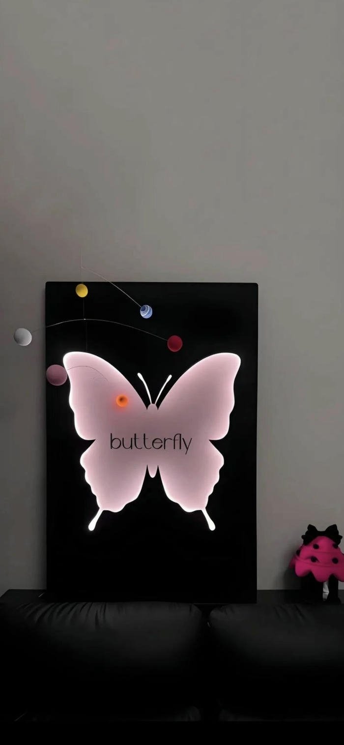 Nền tối sang trọng hình con bướm