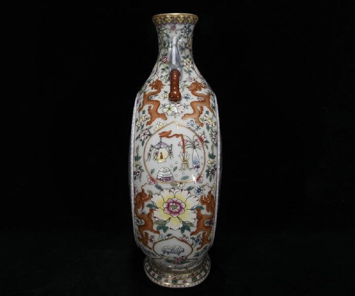 ảnh phong thuỷ lọ lộc bình thanh lịch