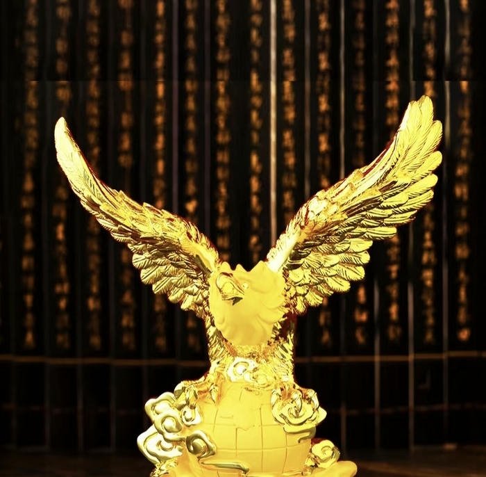 ánh vàng linh vật tạo may