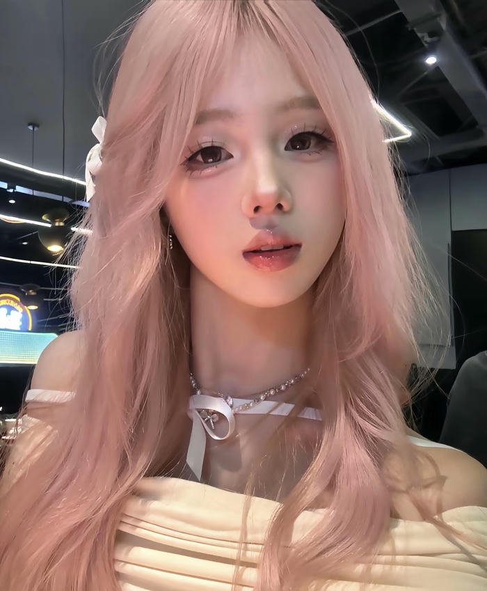 avatar cô gái tóc hồng cực đẹp