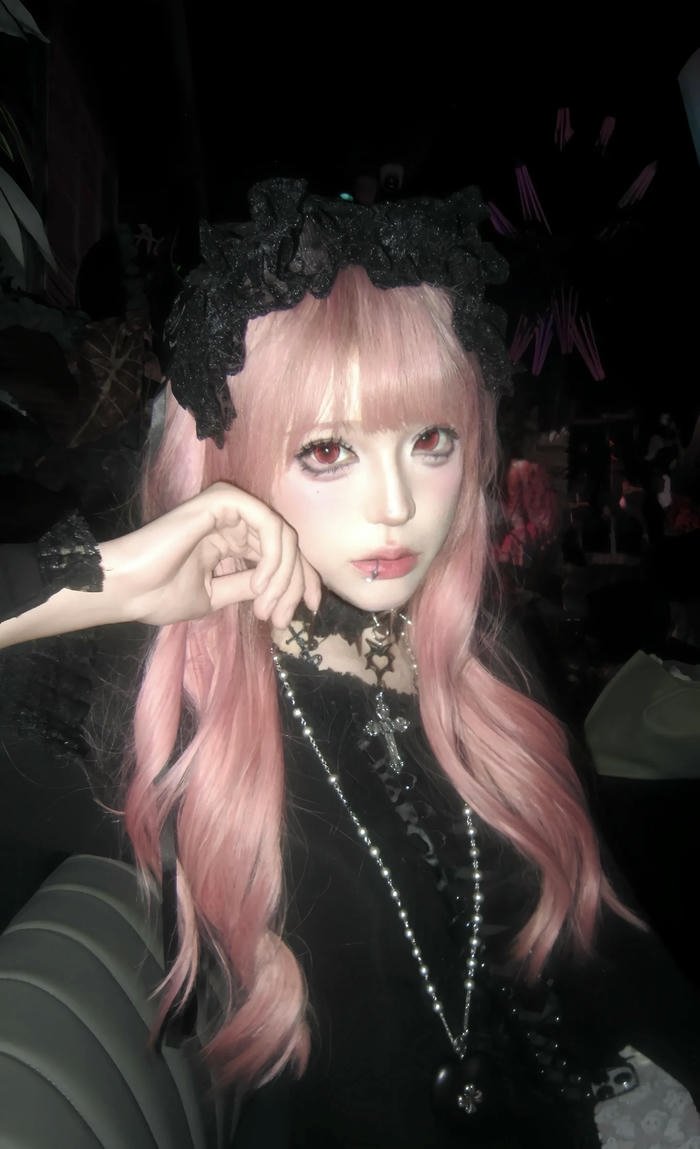 avatar cô gái tóc hồng cực kỳ cuốn