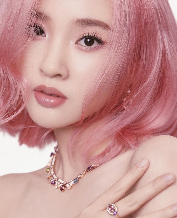 avatar cô gái tóc hồng nhẹ xinh