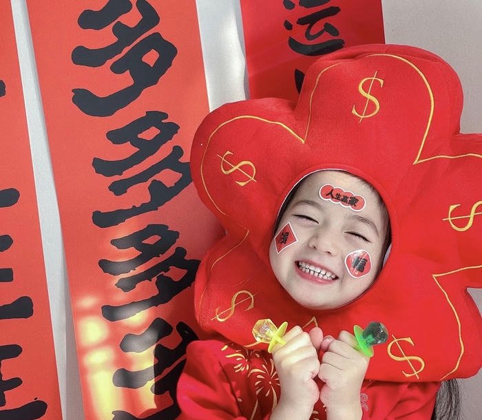 avatar đỏ nhẹ nhàng tinh tế đẹp